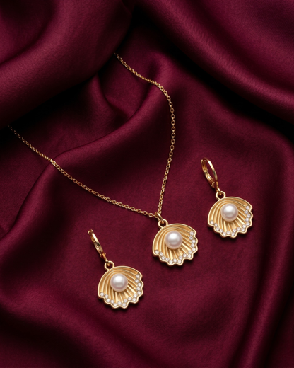 Elsa Seashell Necklace & Earrings Set