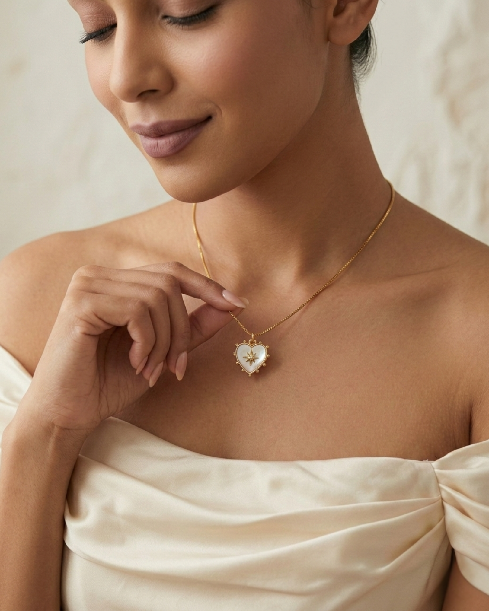 Maestra Rhea 18k gold-plated heart pendant necklace, romantic anniversary gift jewelry, waterproof and tarnish-resistant.