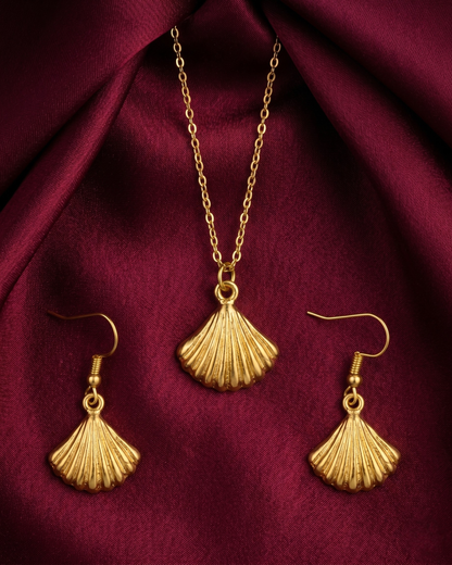 Cove Shells Necklace & Earrings Set